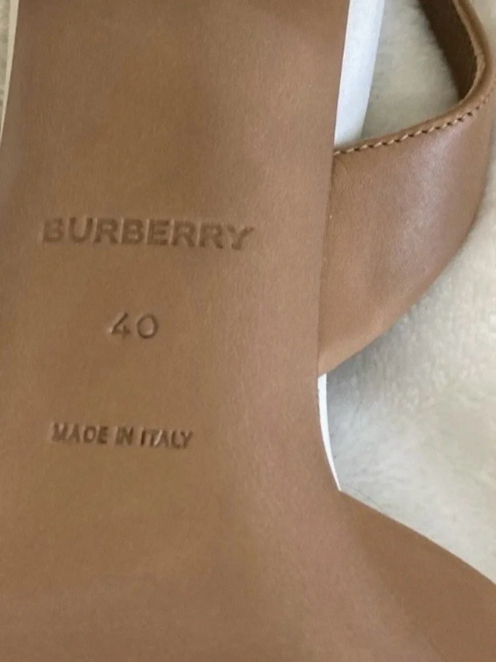Burberry Leticia Women's Slingback Pointed-Toe kitten heel Pumps in Tan size 40